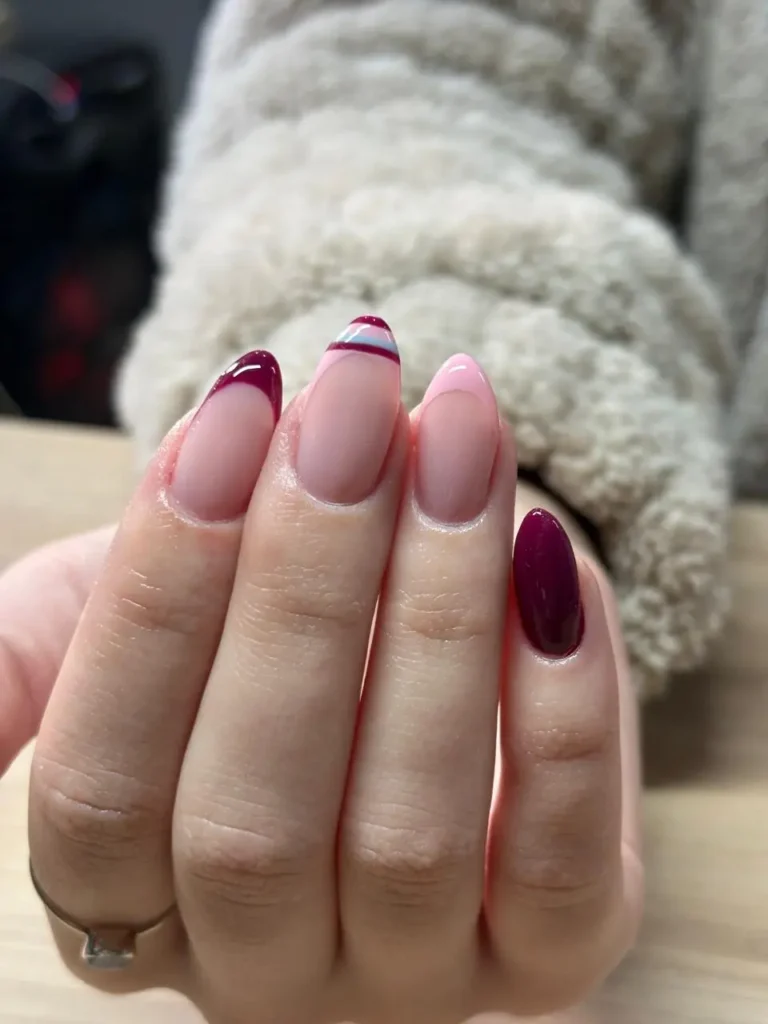 Burgundy and pink French nail set by Elri